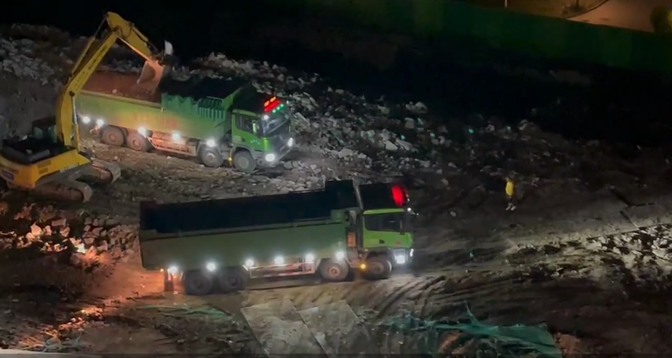 临近高考,西安延兴门南村的夜间施工严重扰民