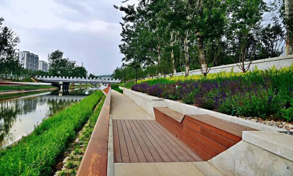 入选2021年度北京市优美河湖石景山四季有景的滨水绿廊等您来