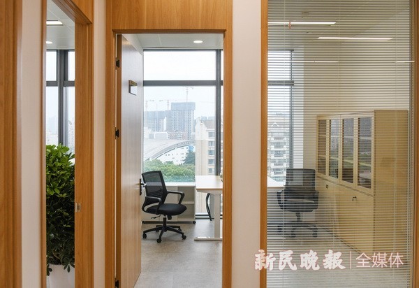 pvc地板品牌排行_加大自主品牌建设力度海象新材打造一流室内装饰材料企业