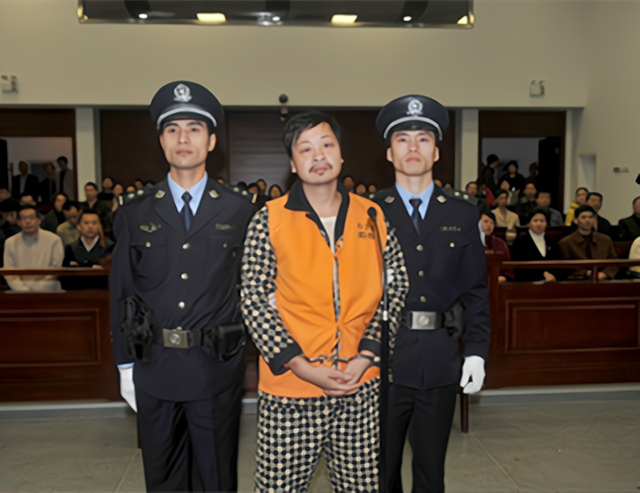 郑民生:从救死扶伤的医生变成滥杀无辜的罪犯,他经历了什么?_腾讯新闻