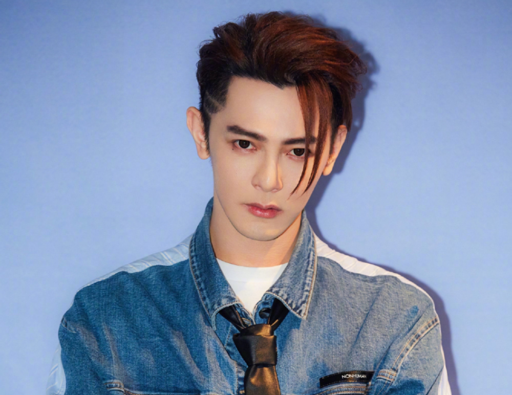 汪东城直播睡觉被讽艺人钱真好赚是另类炒作还是真辛苦