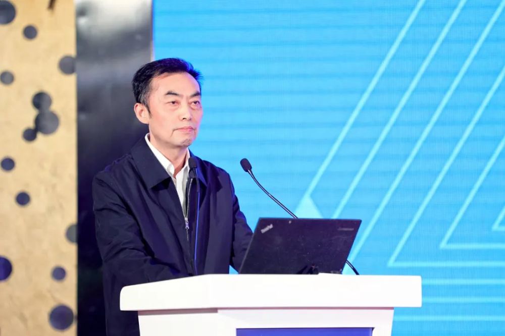 " 四川省大数据产业联合会会长谢毅钊提到.