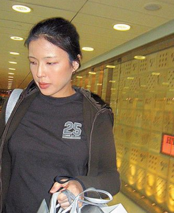 30多年前的罗美薇美得不可方物,穿衣时髦清纯,难怪能迷住张学友