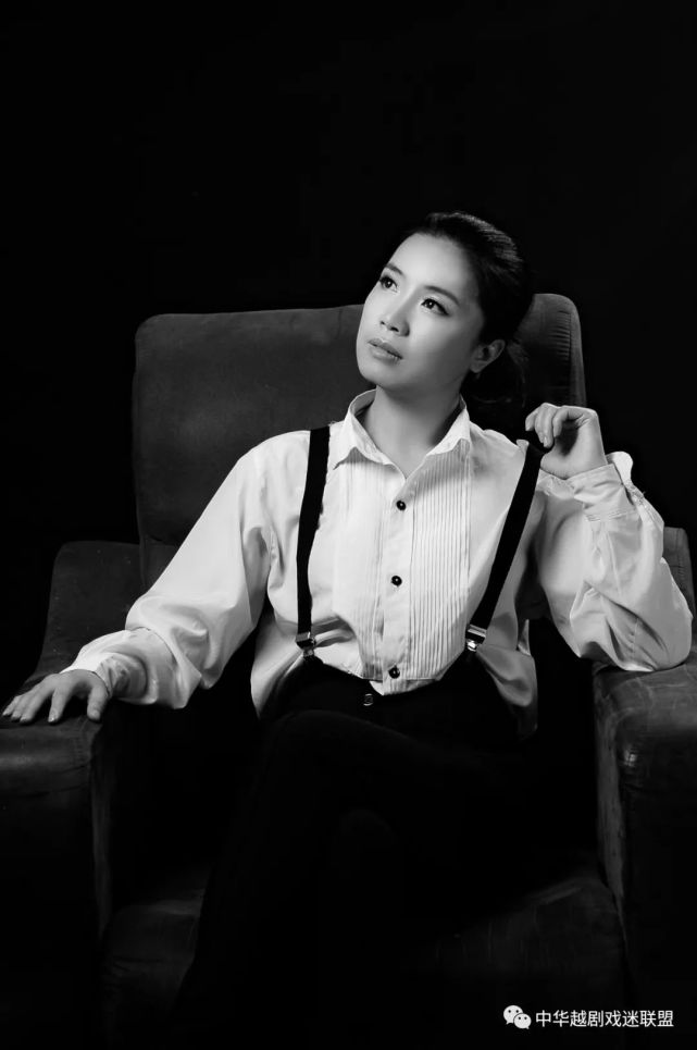 芬芳华彩季尹范小生邢丽华