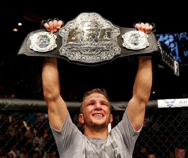 在这里,tj·迪拉肖遇到了自己的恩师,也是"阿尔法男团"的首席教练杜安