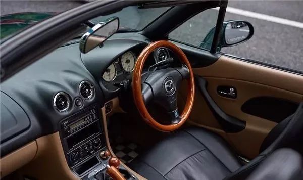 情趣小跑儿马自达mx5车型演绎