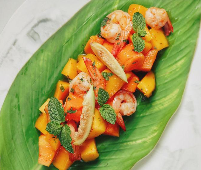 每日美食分享泰式芒果虾的做法