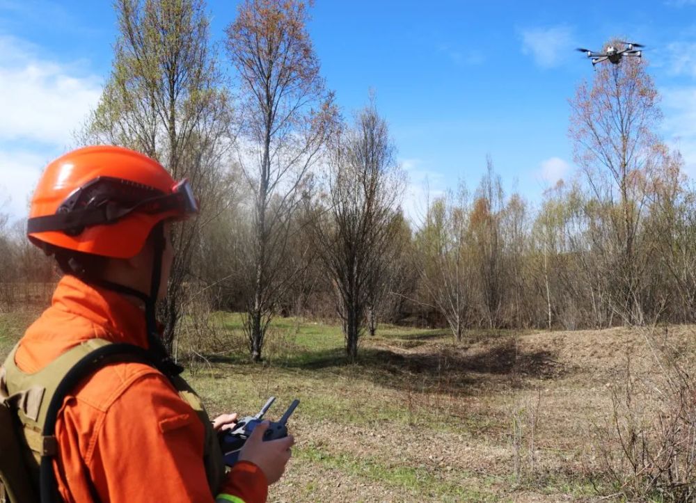 进山入林磨斗志从难从严锻精兵根河市大队开展进山入林实战化训练