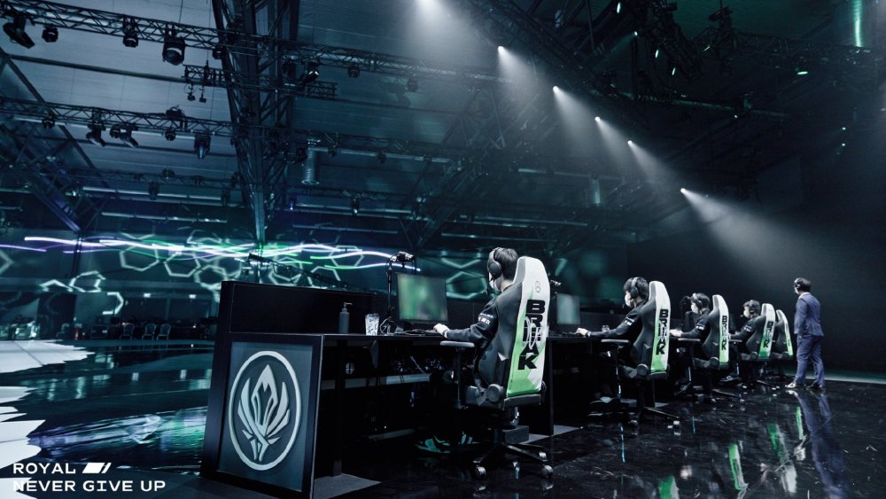 都可以让!msi"最怂"比赛诞生,rng打野赛中上演"赵四变脸"