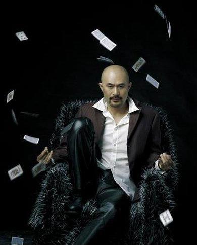 他画家出身,却靠风月片成名,与妻子相识3600秒闪婚,曾破产抑郁