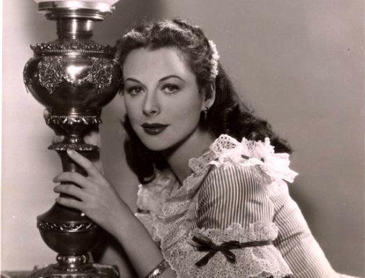 《神魂颠倒》成功上映后,海蒂迅速蹿红,成为当时炙手可热的国际巨星