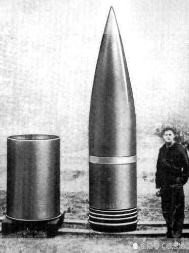 古斯塔夫超重型铁道炮图片