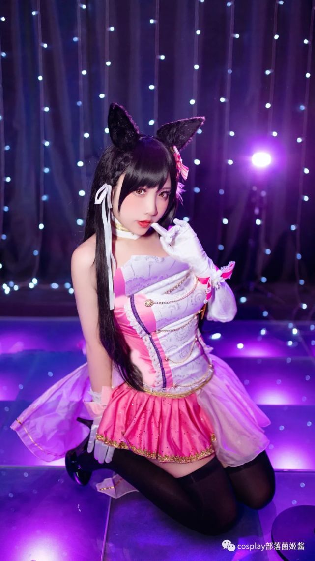 cos:碧蓝航线爱宕犬偶像打歌服cos正片@猫田圣奈奈