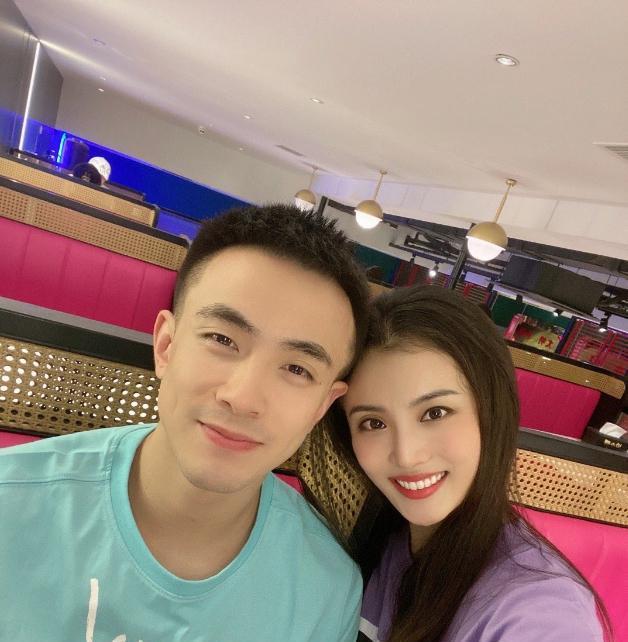 原帅催婚起效果了赵继伟现场看女友演话剧有幸请到女主就餐