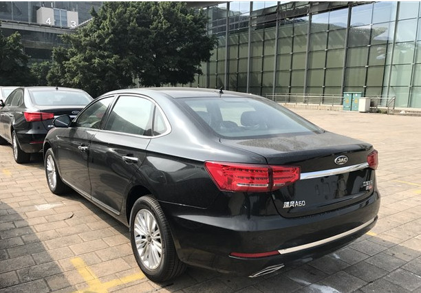 车长超5m,让众泰颤抖的新车,奥迪a6内饰电吸门,不足10万