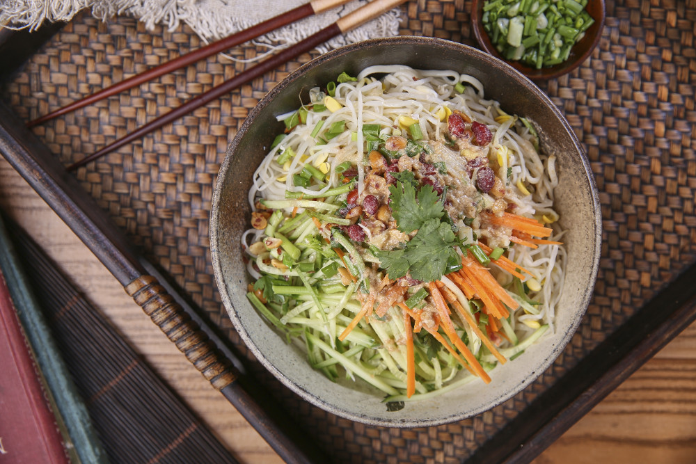 周末美食diy天气渐热来一碗香气扑鼻的芝麻酱凉面刚刚好