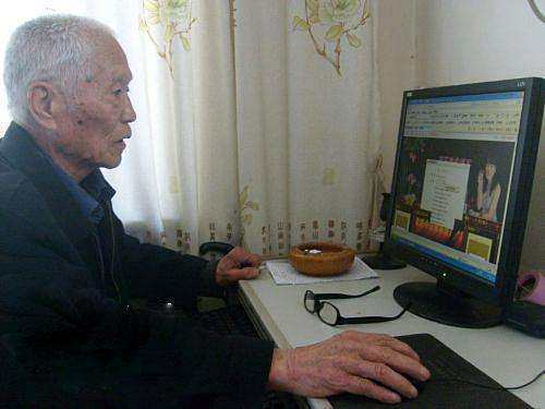 儿子车祸去世一年打开电脑父亲收到儿子发来语音听后父亲傻了