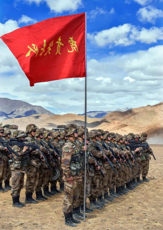 新疆军区虎贲突击队图片