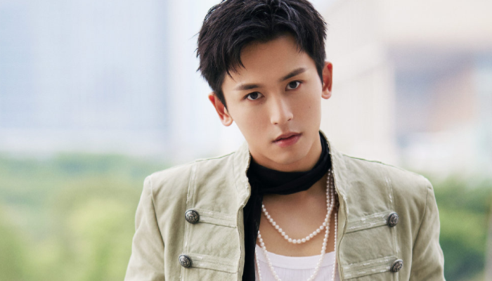 张哲瀚和胡夏合唱《无题》,梦回《山河令》,我却在意他的状态