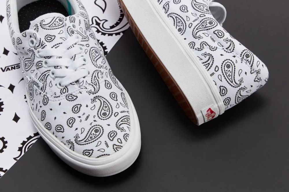 每次发售都超火vans腰果花新鞋现已上架