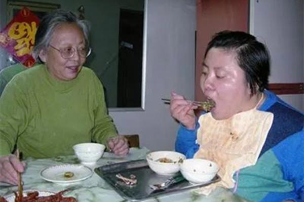 扑朔迷离的清华女学生中毒案回顾!