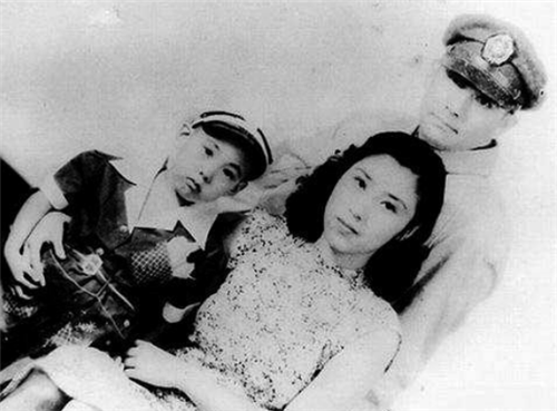 1935年張靈甫槍殺髮妻吳海蘭襁褓中的孩子也遺失最後怎樣了