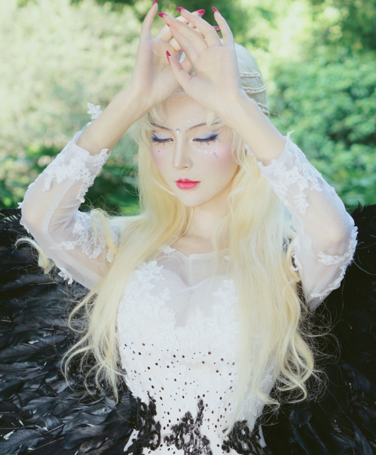 真人芭比迪丽拉为证没整容卸掉浓妆晒素颜网友直呼太惊艳