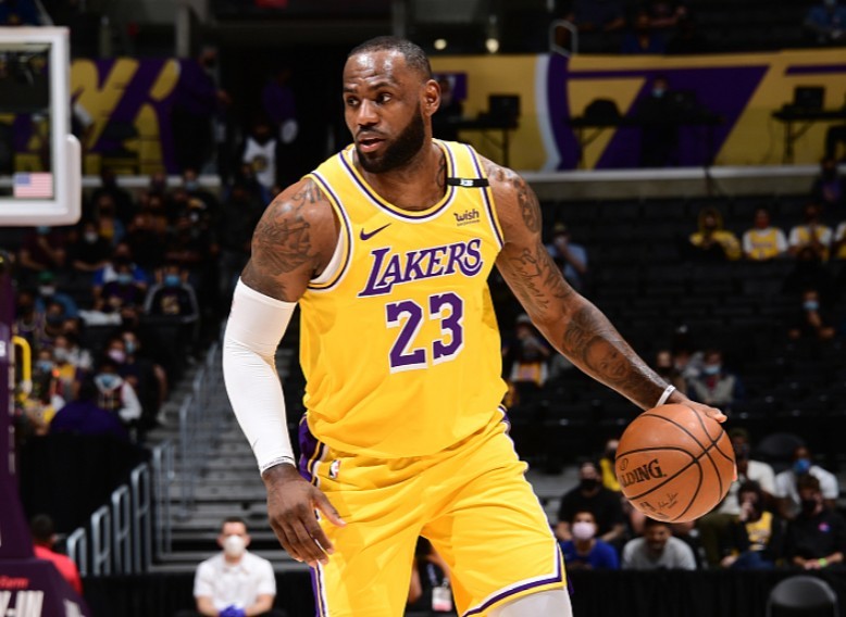 季后赛得分榜:詹姆斯独一档!现役4人前30,篮网双巨头有望狂飙