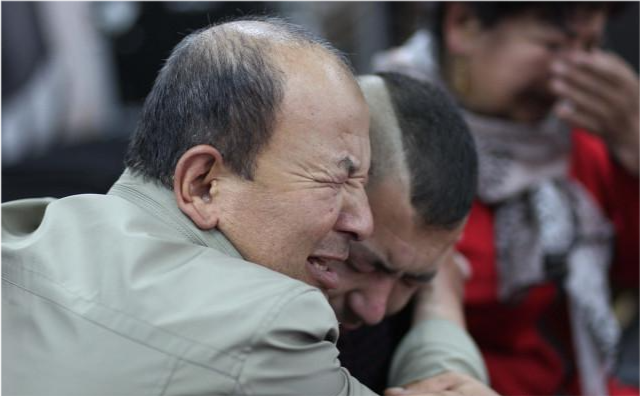 父子2人双双查出肝癌在医院抱头痛哭医生怒斥这1件事怎能天天做
