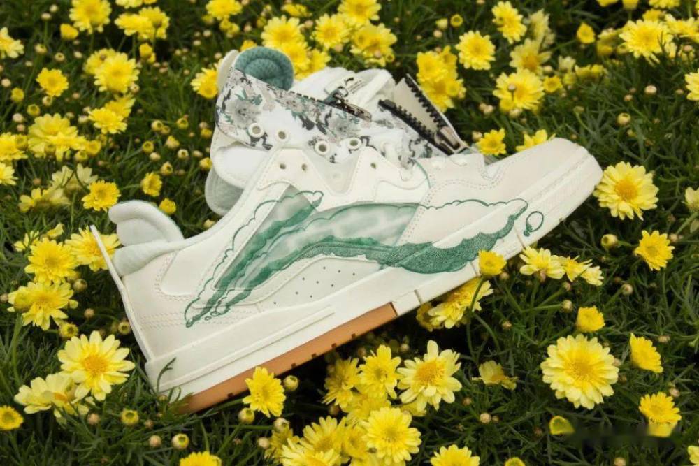 潮流感拉满!李宁惟吾pro腰果花真好看,这双鞋我把握不住啊