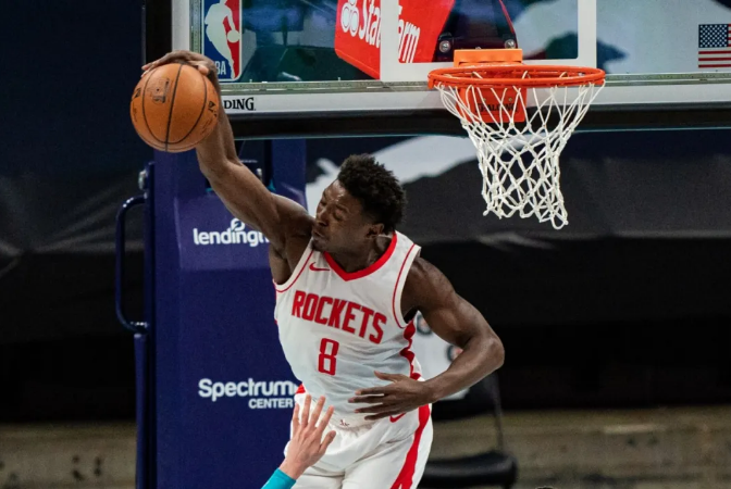 他直言火箭的25岁侧翼杰肖恩-泰特应该是所有新秀中最全面的一位,在