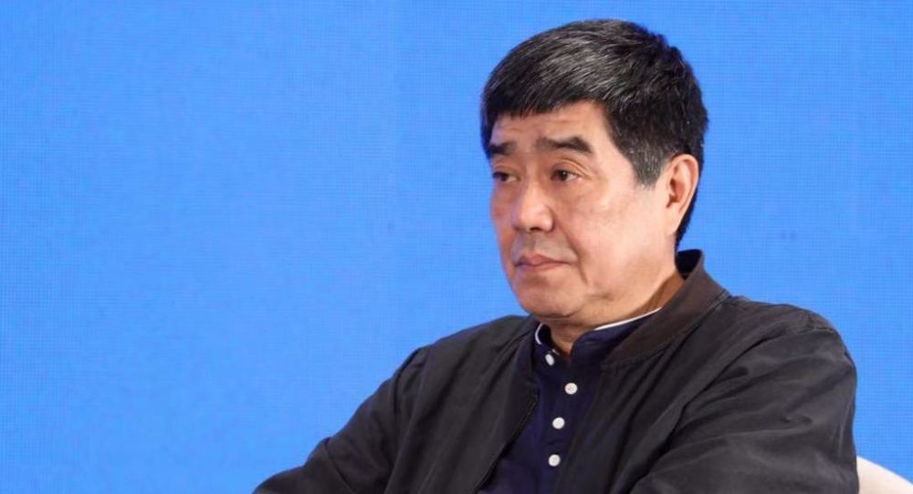 梁平获颁第六届栗山诗歌奖"中国诗人奖"