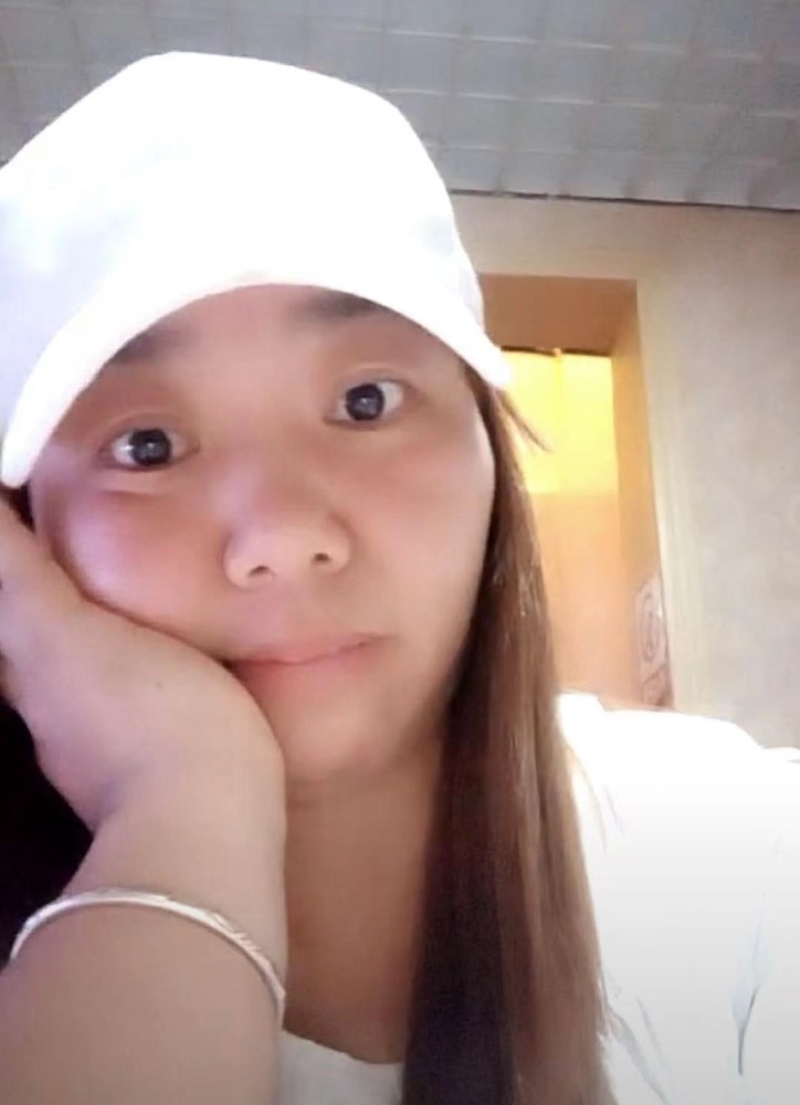 网红我很丑吗那我走露脸直播卖萌扮可爱真实模样并不