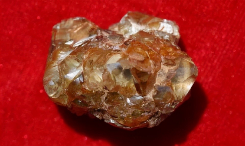 44年前山东村姑捡到钻石上交国家被安排农转非晚年病痛缠身