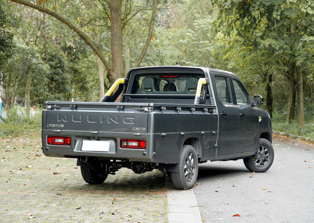 五菱的皮卡征途火了上市首月销量突破5000台长5米1卖5万多