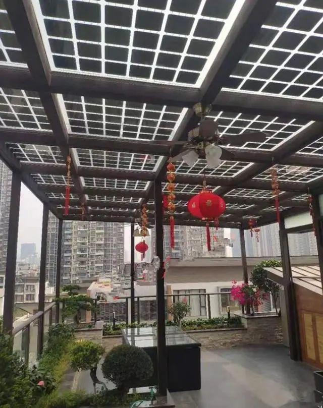 很多别墅的业主和农村自建房业主很想在自家的屋顶安装光伏阳光房