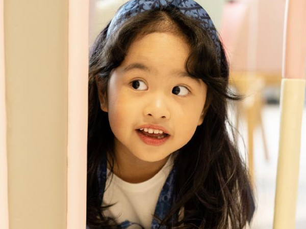 包贝尔女儿"逆袭式"长大,俄罗斯血统越发明显,从小就是女主脸