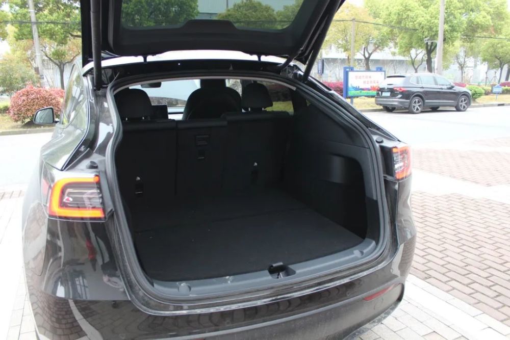 车主说车:顶着"负面"提了model y,特斯拉的魅力在哪?