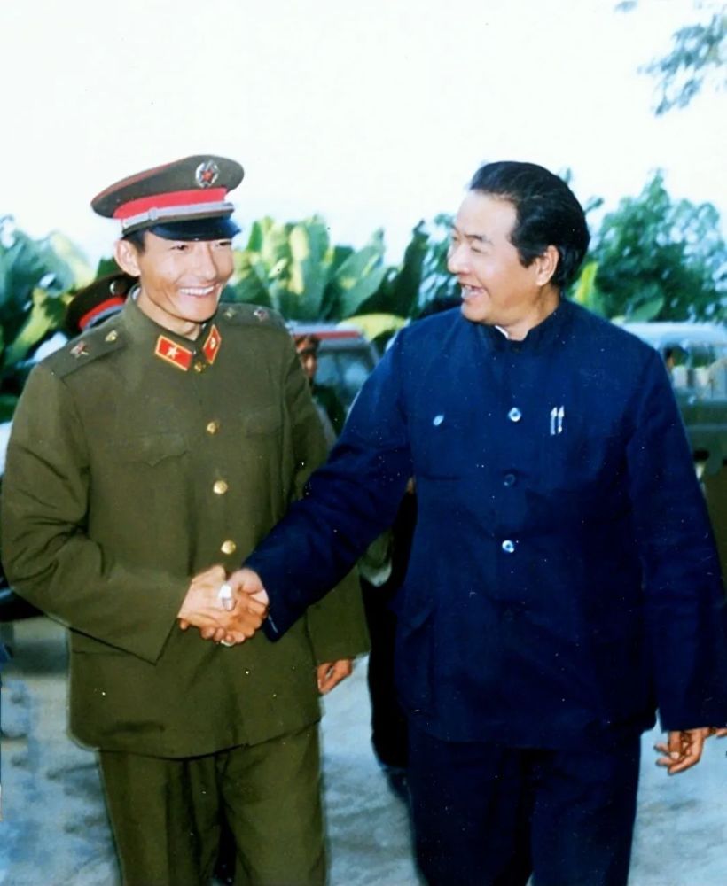 往事不如烟——一名戍边军人眼中的云南省省长和志强