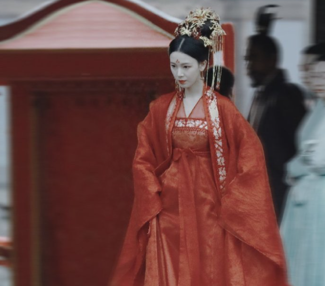 梦回岳绮罗!陈瑶新剧路透再穿"红裙",古装造型屡次出圈获认可