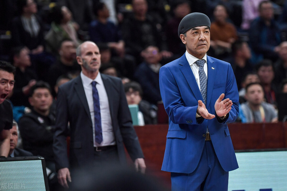 提到小巴里-布朗如今才24岁,他的得分能力非常的出众,接下来随着新疆