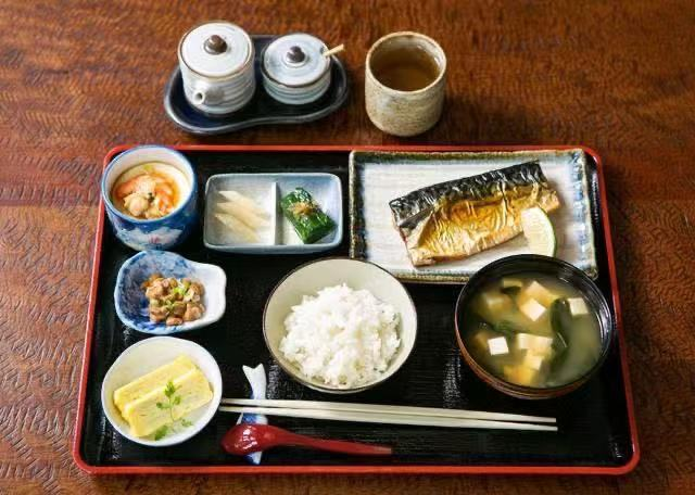 日本人靠着一日三餐保持身材很少有胖子
