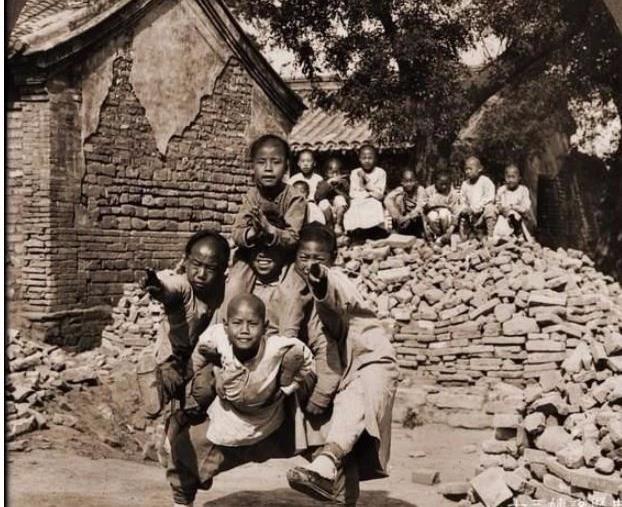 百年前真实的中国:15张罕见老照片,最后三张让人心酸流泪