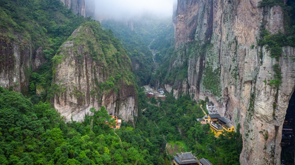 雁荡山可谓是浙江的一颗明珠，史称“东南第一山”。