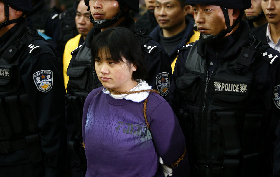 她一生被贪欲所累因为贩毒拉全家下水判死刑后请求用遗体赎罪