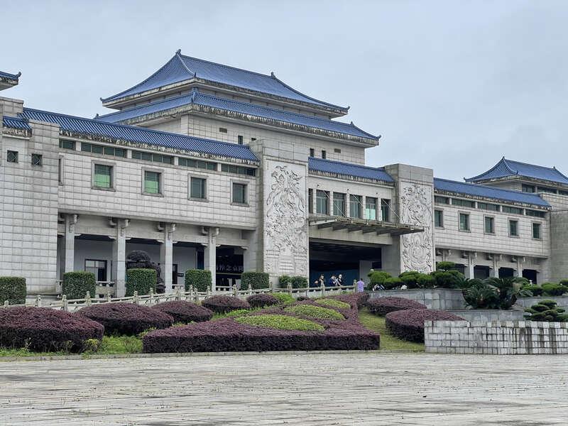 每一个人都对他有一份怀念br数万民众到长沙明阳山殡仪馆送别袁隆平