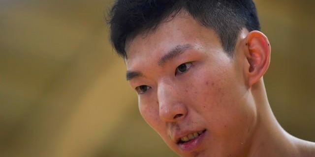 周琦 CBA周琦闹离队原因公布，周琦很生气，闹剧怎么收场？