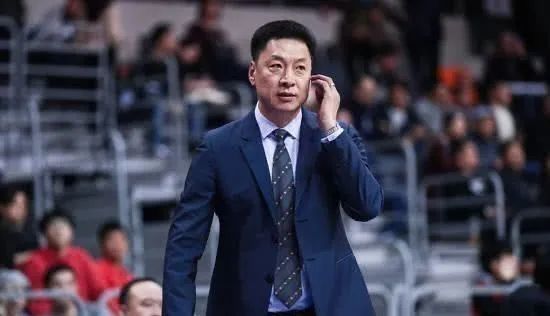 nba 重磅消息，李春江正式上任CBA土豪队主帅，NBA主帅下课