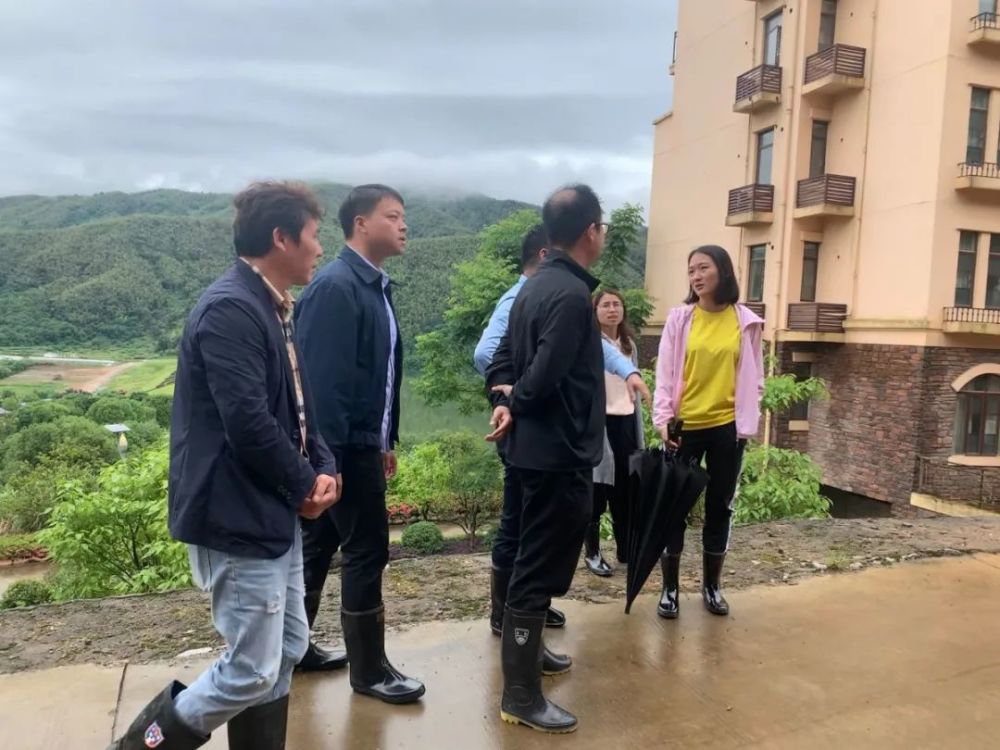乔乐乡5月23日,乔乐乡乡长王志胜逐一深入各村山塘,水库,圩堤督导防汛