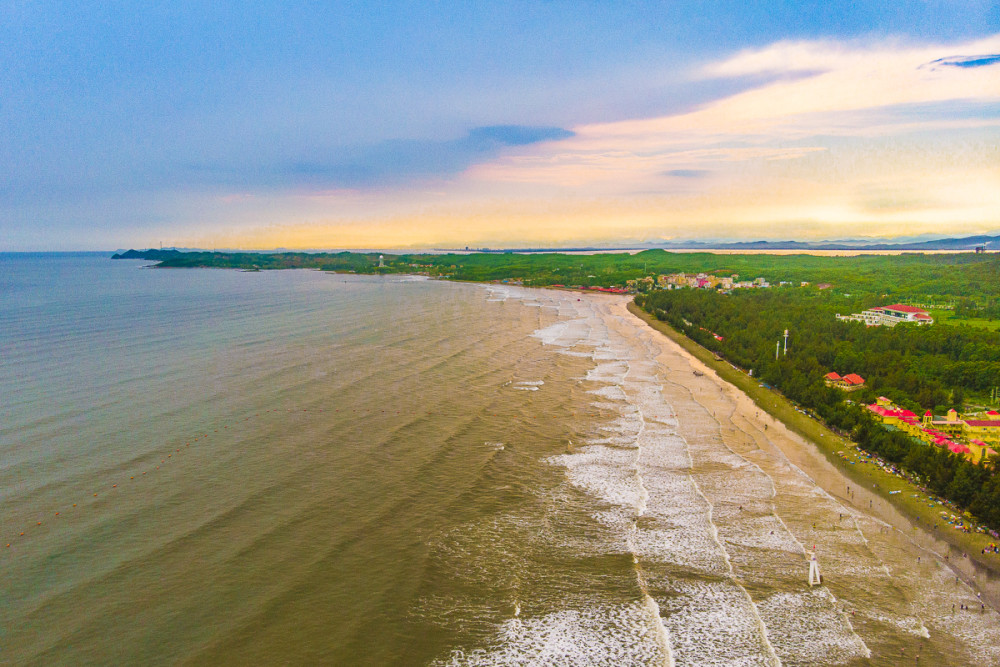 防城港如油画般的万尾岛金滩有中国的夏威夷之称的白浪滩